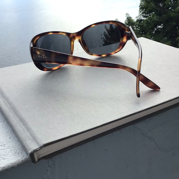 Ray-Ban Bold Tortoise Sunglasses Made in Italy RB 4061 642 main image 6